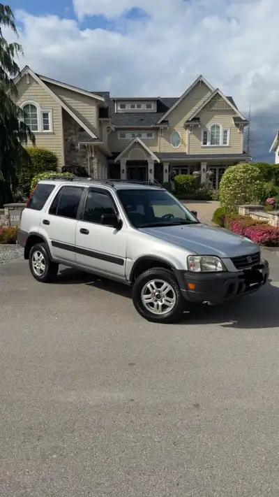 Honda CRV awd, clean title local BC suv. No rust, in solid shape just few small dings given its age...