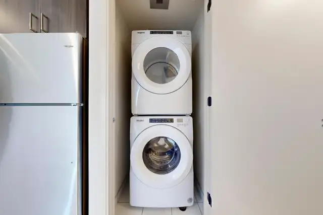 2 Bed + Den  2 Bath condo for rent in Milton in Long Term Rentals in Oakville / Halton Region - Image 9