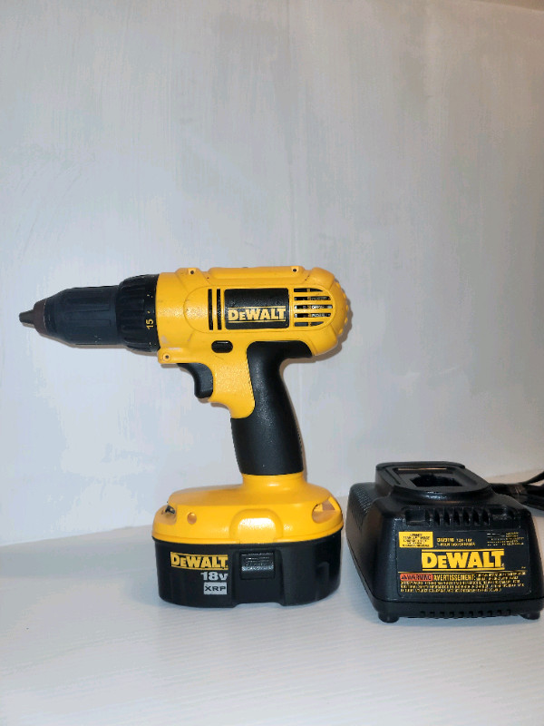 DeWalt  DC759 18V Cordless Drill Driver W/ XPR Battery & Charger in Power Tools in City of Montréal