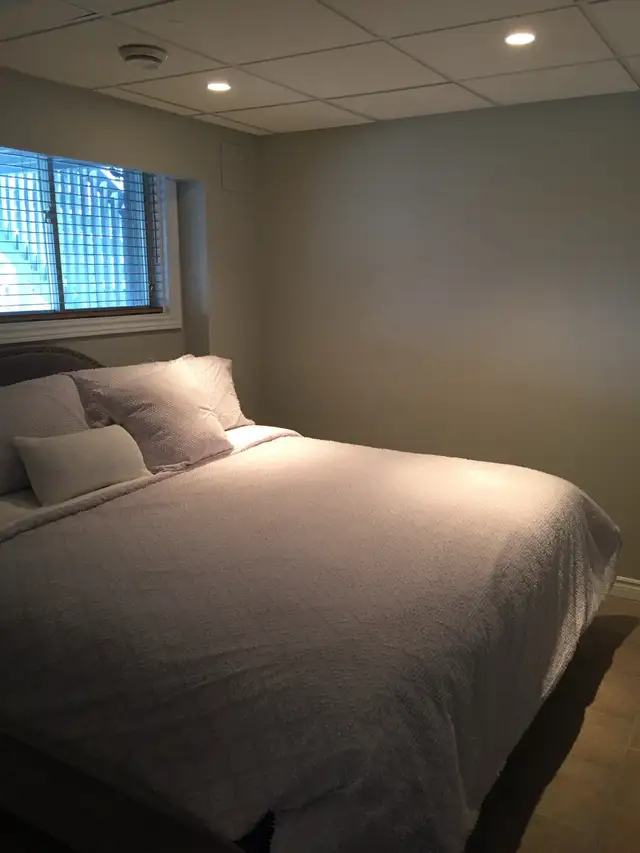 ABOVE GROUND BASEMENT FOR RENT in Short Term Rentals in Mississauga / Peel Region - Image 9