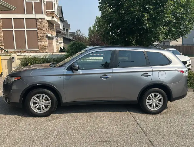 2015 Mitsubishi Outlander  4WD