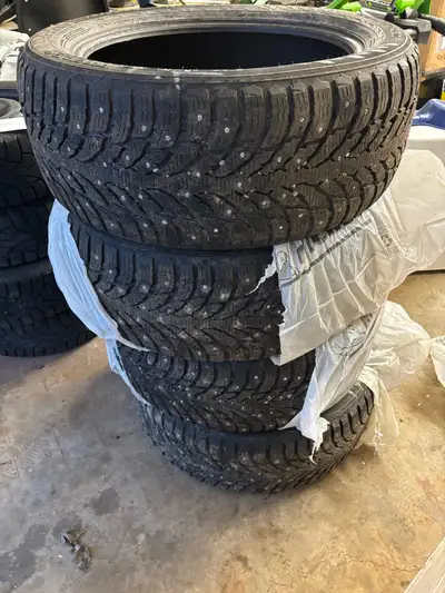 255 50R20 studded winter tires. No rims. Lots of tread/stud left. Came off Chevy traverse