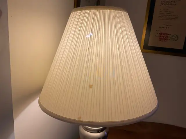 Table lamp in Indoor Lighting & Fans in Ottawa - Image 4