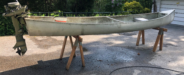 Aluminum Grumman 16 Ft Square back Canoe w/Motor L Shaft & Tank in Canoes, Kayaks & Paddles in City of Toronto