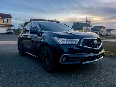 Looking for a luxury SUV that’s reliable, comfortable, and packed with features? This 2017 Acura MDX...