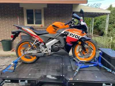 2021 crf300l Mint condition less than 5k km hand guards skid plate rear rack new tires protaper bars...