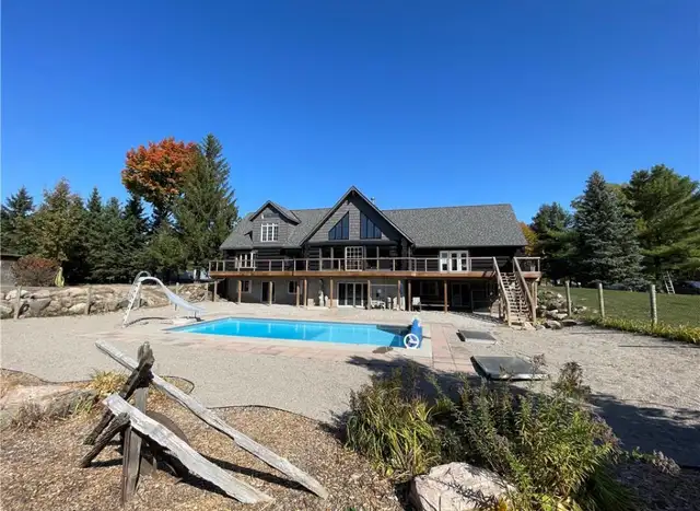 Unique  home for sale 93 acres Farm house with potential income in Houses for Sale in Oakville / Halton Region - Image 3