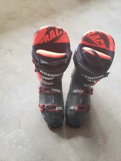 Rossignol ski boots size 28.5 men's, View more