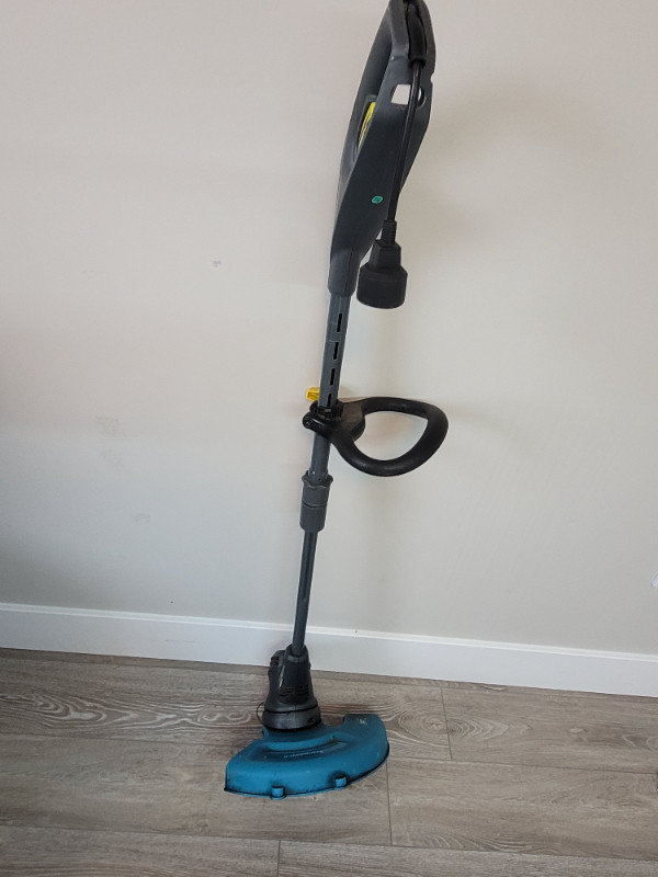 Yardwork Whipper Snipper For Sale! in Lawnmowers & Leaf Blowers in Moncton - Image 2