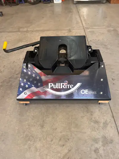 PullRite OE series for the Ford puck system, 25k , all hardware ready to drop in and tow. Used less...