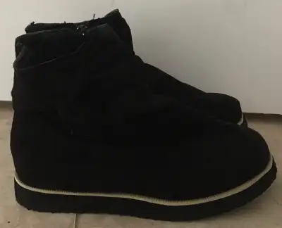Boots - Size 9 (New), View more