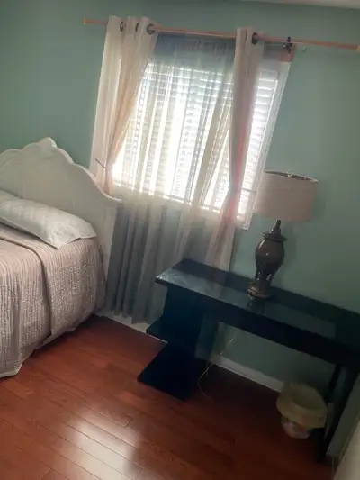 Private bedroom for rent Description Located in the beautiful Fallingbrook family-oriented neighbour...