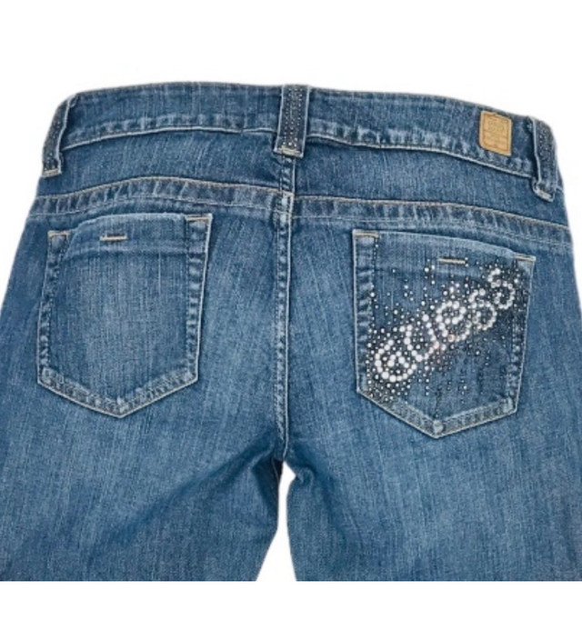 Guess Jeans - Size 29 (fit smaller) in Women's - Bottoms in Brantford - Image 2