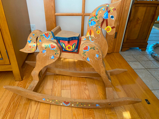 Véritable cheval de bois à bascule en chêne dans Art et objets de collection  à Laval/Rive Nord - Image 2