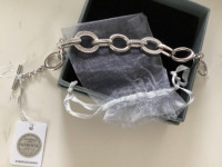 BNIB with tag bracelet chainlink with crystals