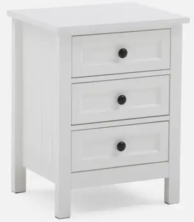 - mint condition - no damage whatsoever - Bevelled drawers - metal knobs - soft white finish Dimensi...