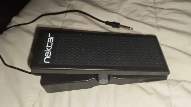 Expression / volume pedal in Guitars in Gatineau - Image 2