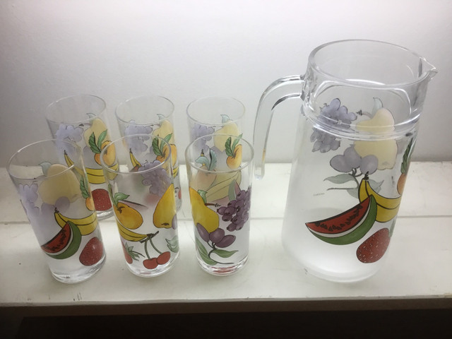 Vintage Colourful Glass Lemonade Pitcher and Glasses Set in Kitchen & Dining Wares in City of Toronto - Image 3