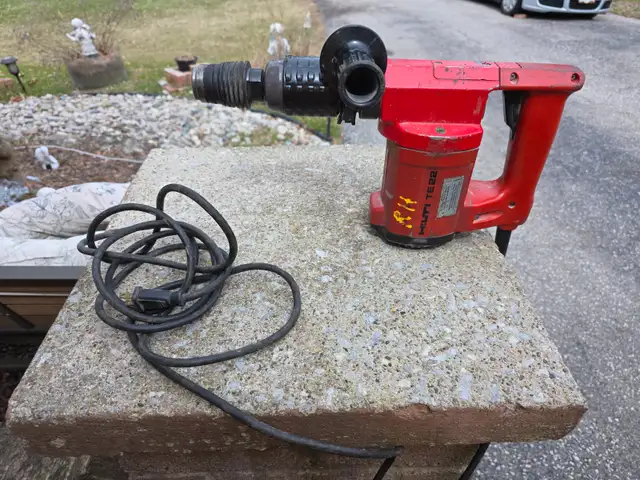 The Hilti TE 22 Corded SDS Plus Rotary Hammer Drill Plastic Case in Power Tools in Windsor Region - Image 9