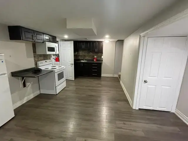 Basement for Rent (Gujarati Vegetarian preferred)  in Long Term Rentals in Mississauga / Peel Region - Image 6