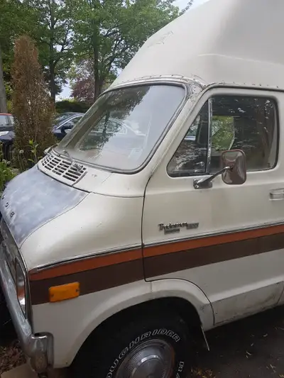 For sale 1978 Dodge Home & Park motor home. Full camper conversion 360 V8 Auto. Full 3/4-ton B200 Tr...