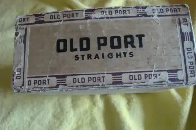 The bottom of OLD PORT cigar box from 1950ies. Has been used to store jewelry. Still very interestin...