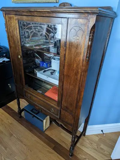 Très beau meuble antique buffet Hauteur 60 pouces 150 cm Largeur 40 pouces 100 cm Profondeur 16 pouc...