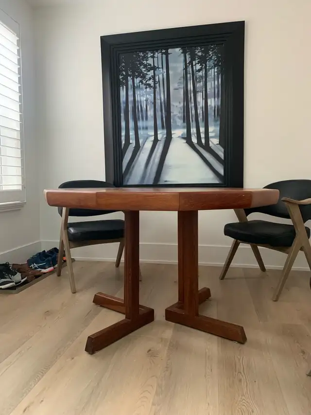 dining room table in Dining Tables & Sets in Hamilton - Image 6