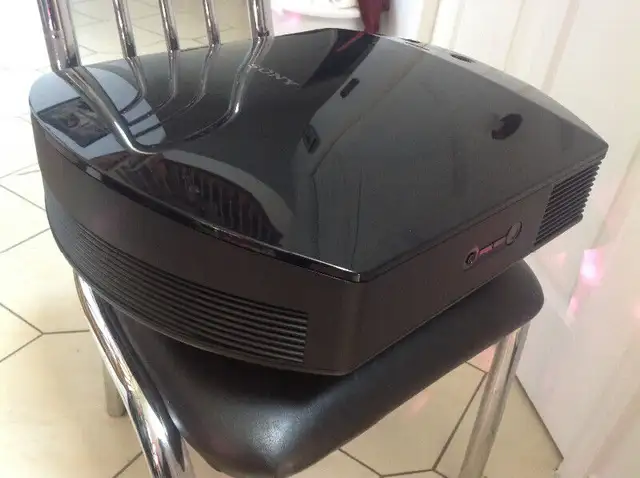 Sony-VPL-HW15 PROJECTOR- in Other in Hamilton - Image 11