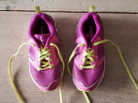 Girls Reebok lace sneakers shoes size 11