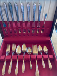 Lady Hamilton Silver Plate Flatware 8 Dinner Settings in Box