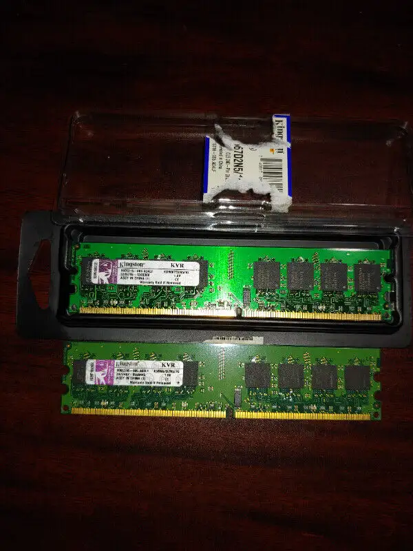 Kingston RAM 1 GB 667MHz DDR2 DIMM Desktop Memory 2 Sticks $25 in Other in London - Image 2
