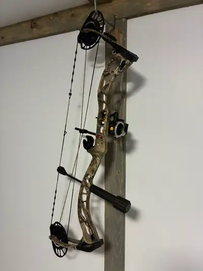 Arc de chasse PSE gaucher, View more