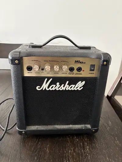 Marshall MG10CD Guitar Amplifier, View more