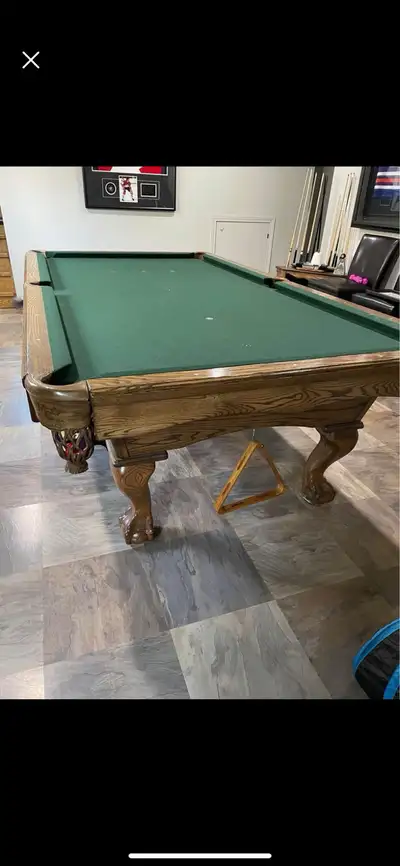Custom 5’ x 9’ Oak Pool Table, Bar Table and 2 Chairs built by Maple City Billiards. Comes with Cues...
