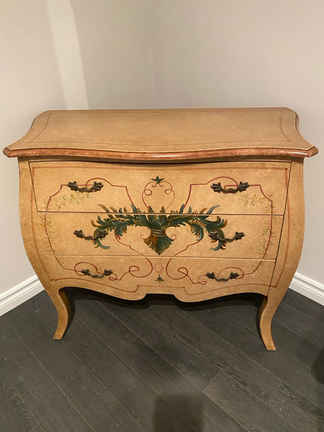 Commode ou buffet vintage dans Commodes et armoires  à Ville de Québec