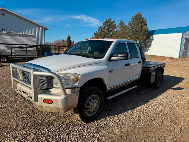 2007 Ram 3500 Flat Deck Dually 6.7L in Cars & Trucks in Prince Albert - Image 3