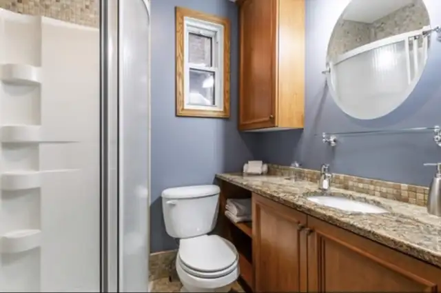 Cession de bail - colocation chambre + salon privé in Room Rentals & Roommates in City of Montréal - Image 7