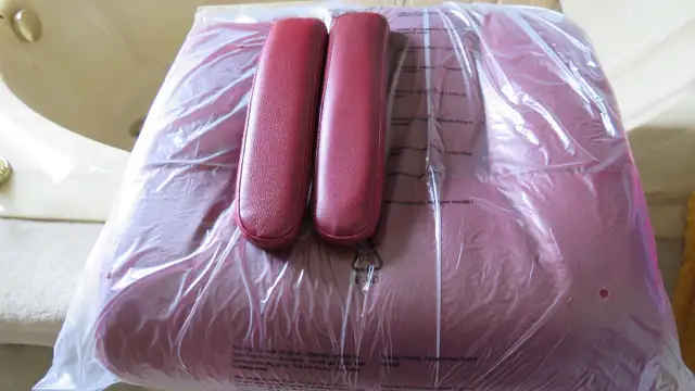 COUSSIN neuf pour chaise de bureau d'ordinateur Sealy in Desks in Longueuil / South Shore - Image 2