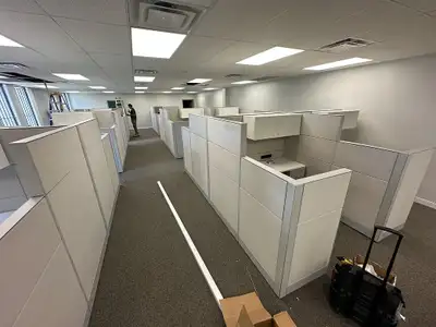 Teknion Leverage Arctic System – Flexible Office Workstations Upgrade your workspace with premium Te...
