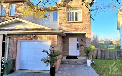 Bright 3‑Bedroom Semi‑Detached with Walk‑Out