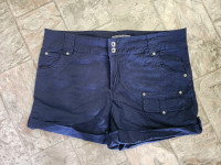 HARLDY WORN women's dark blue shorts (size 11 / Large)