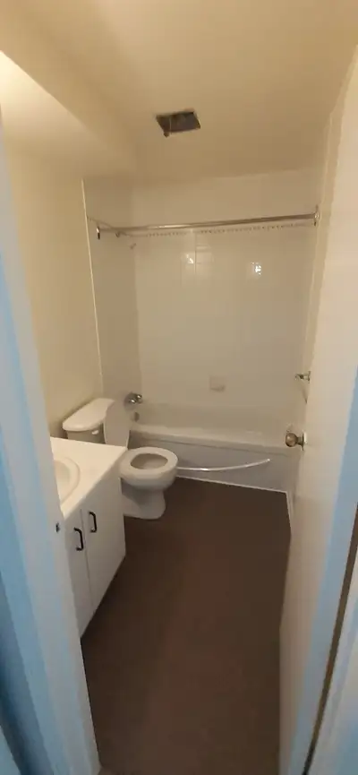 UNITS: 24 – One and two bedroom apartments situated in quiet, private, residential area. Tenancy inc...
