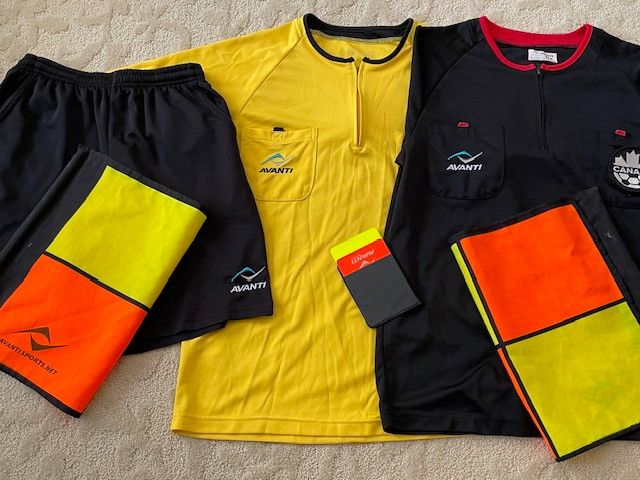 Soccer Referee Uniform - Adult XS; Flags & Cards in Soccer in Ottawa