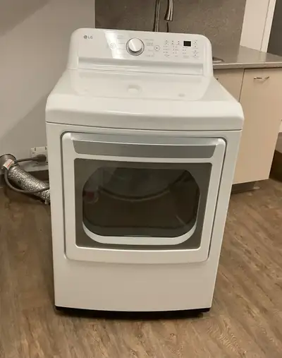 Sécheuse LG blanche, achetée en mars 2025, View more