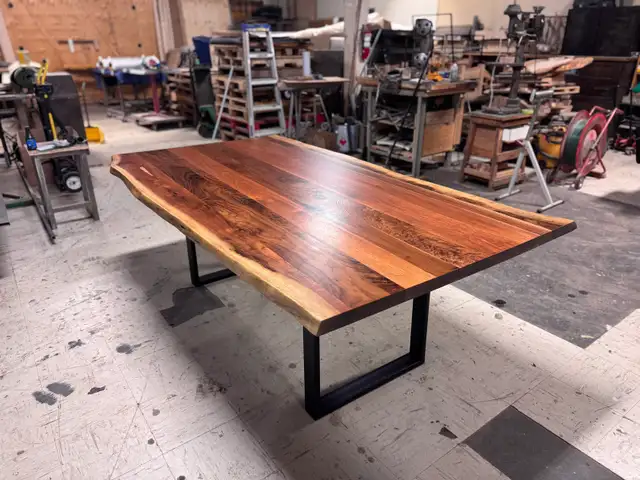 walnut dining table in Dining Tables & Sets in Mississauga / Peel Region - Image 6