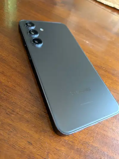 Samsung Galaxy S24, View more