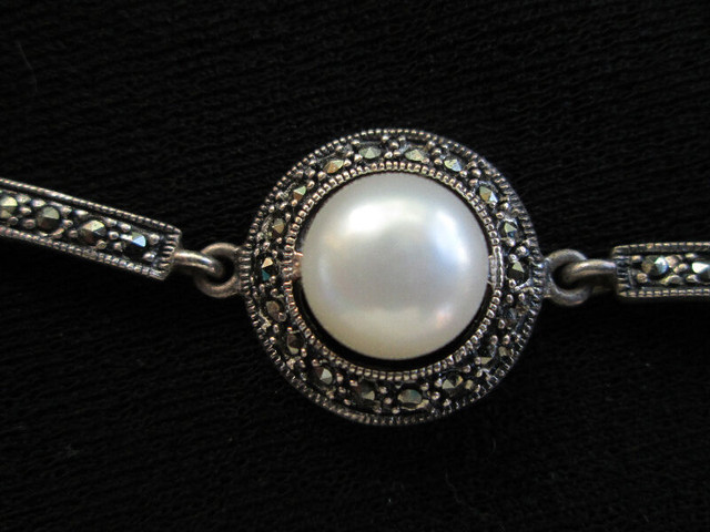 Sterling Silver and Marcasite Pearl Chocker Necklace in Jewellery & Watches in City of Montréal - Image 2