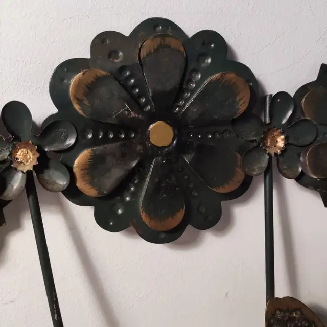 Vintage Large Metal Fan for Wall Decoration in Home Décor & Accents in Ottawa - Image 5