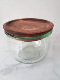 WECK TULIP Jar (1/2 L) With Acacia Wood Lid